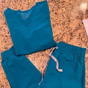 Pacific Blue Figs Scrubs